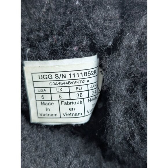 Ugg Boots Kids 6 Classic II Metallic Sparkle Glitter Black Suede Shearling EUC - Picture 8 of 9